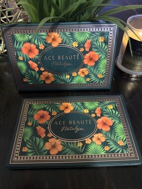 Ace Beauté Nostalgia Eyeshadow Palette - Green & Orange Tropical Design